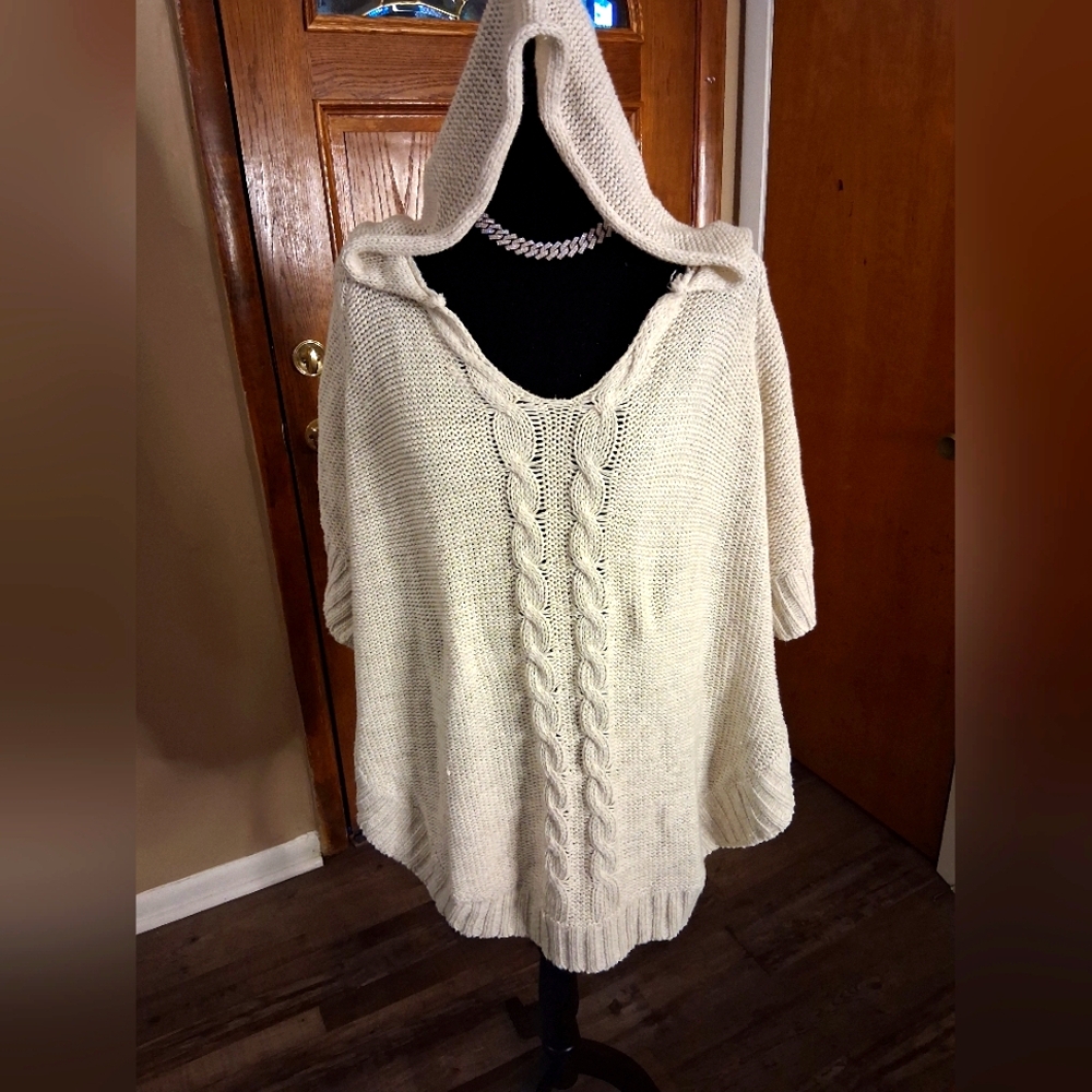 Siren Lily Cream Hooded Poncho